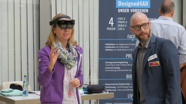 XR HUB Nürnberg Inclusify AG HoloLens Demo